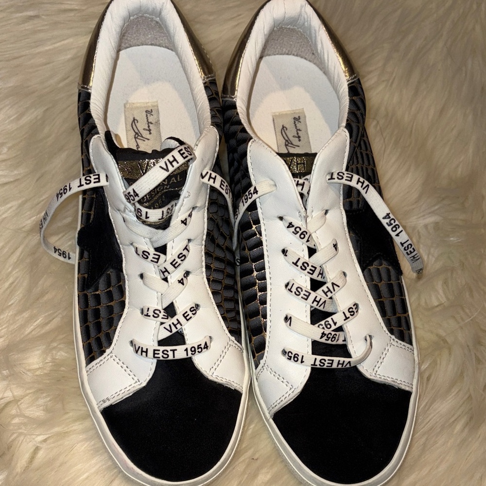 Vintage Black and White Women's Sneakers